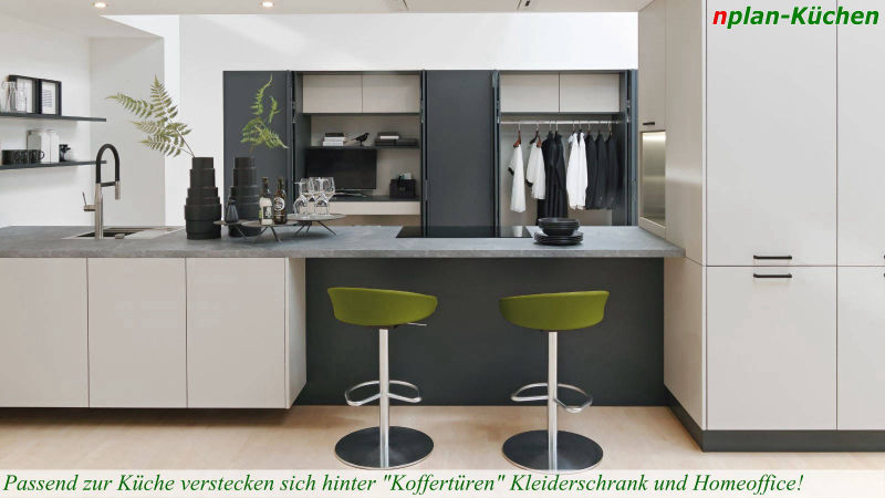 Passend zu den Küchenmöbeln gibt es Schrankausstattungen, die aus Küchenmöbeln Kleiderschränke werden lassen!